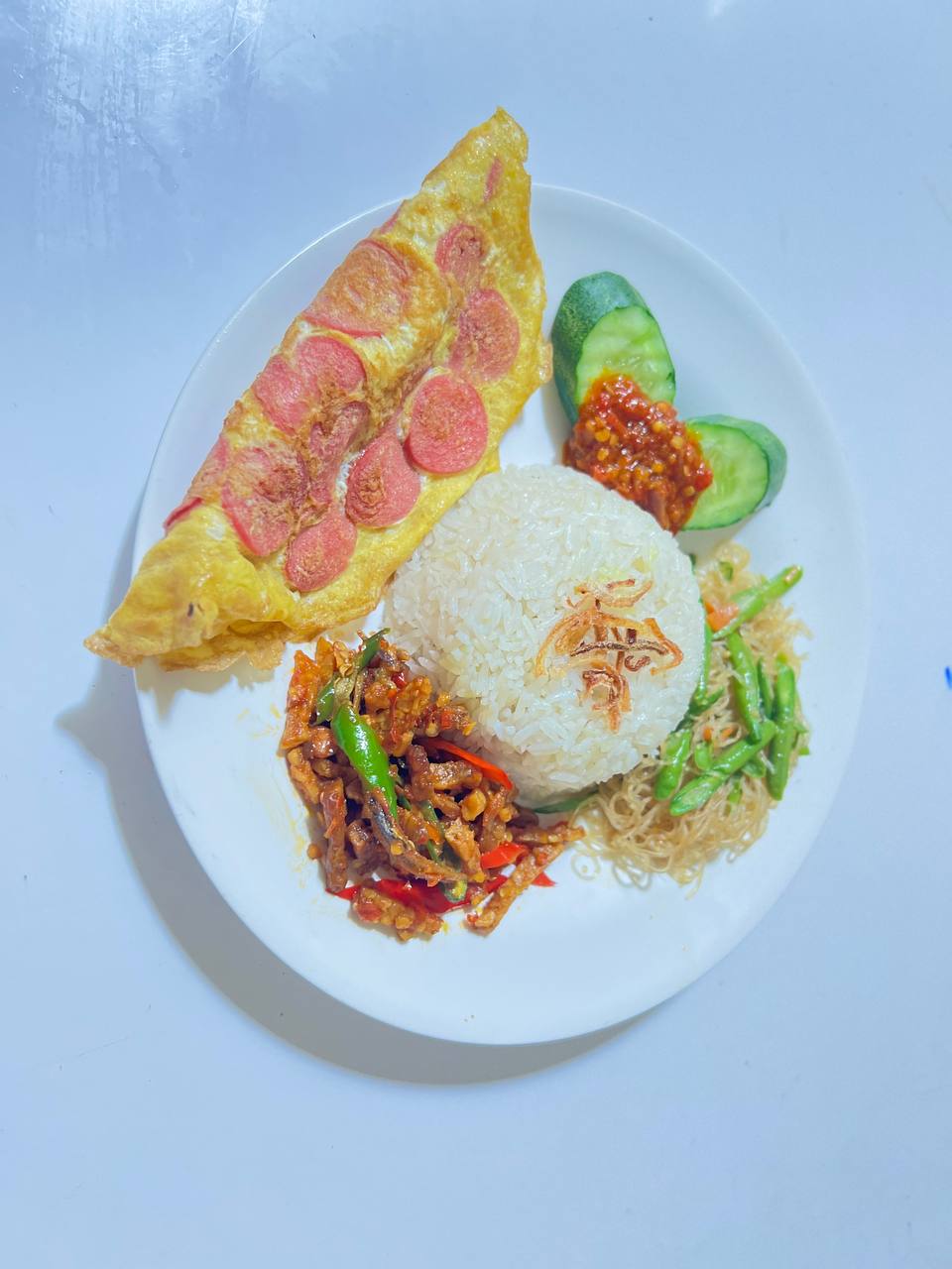 Nasi Lemak Telur Dadar Sosis
